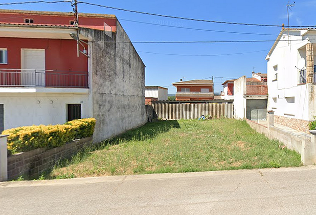 Foto 1 de Venta de terreno en calle Ctra Santa Coloma de 241 m²