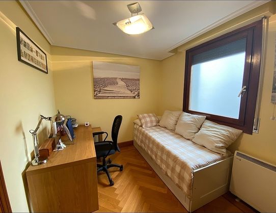 Foto 2 de Apartament en lloguer a avenida Roncesvalles de 2 habitacions amb terrassa i calefacció