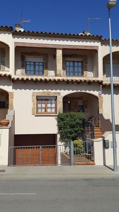Foto 1 de Casa adossada en venda a calle Francesc Alsius de 4 habitacions amb terrassa i garatge