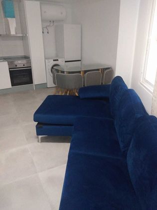 Foto 1 de Apartament en lloguer a rambla de 1 habitació amb mobles i calefacció