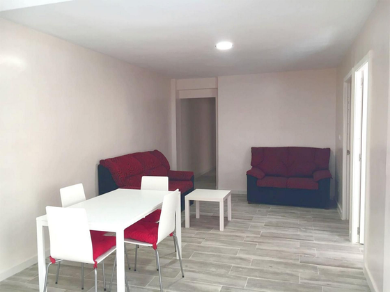 Foto 1 de Piso en venta en calle Alferez Diaz Sanchiz de 5 habitaciones y 130 m²