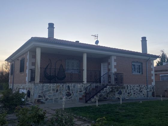 Foto 1 de Xalet en venda a urbanización El Altillo de 4 habitacions amb terrassa i garatge
