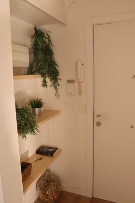 Foto 2 de Pis en venda a calle Sant Antoni Abat de 1 habitació i 53 m²